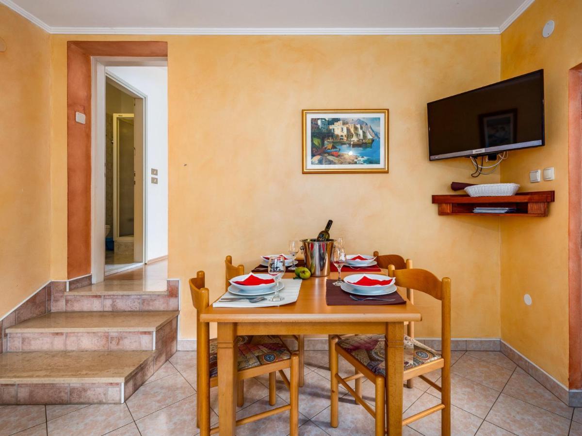 Holiday Home Hacienda - Pzn316 By Interhome Tinjan Exterior foto