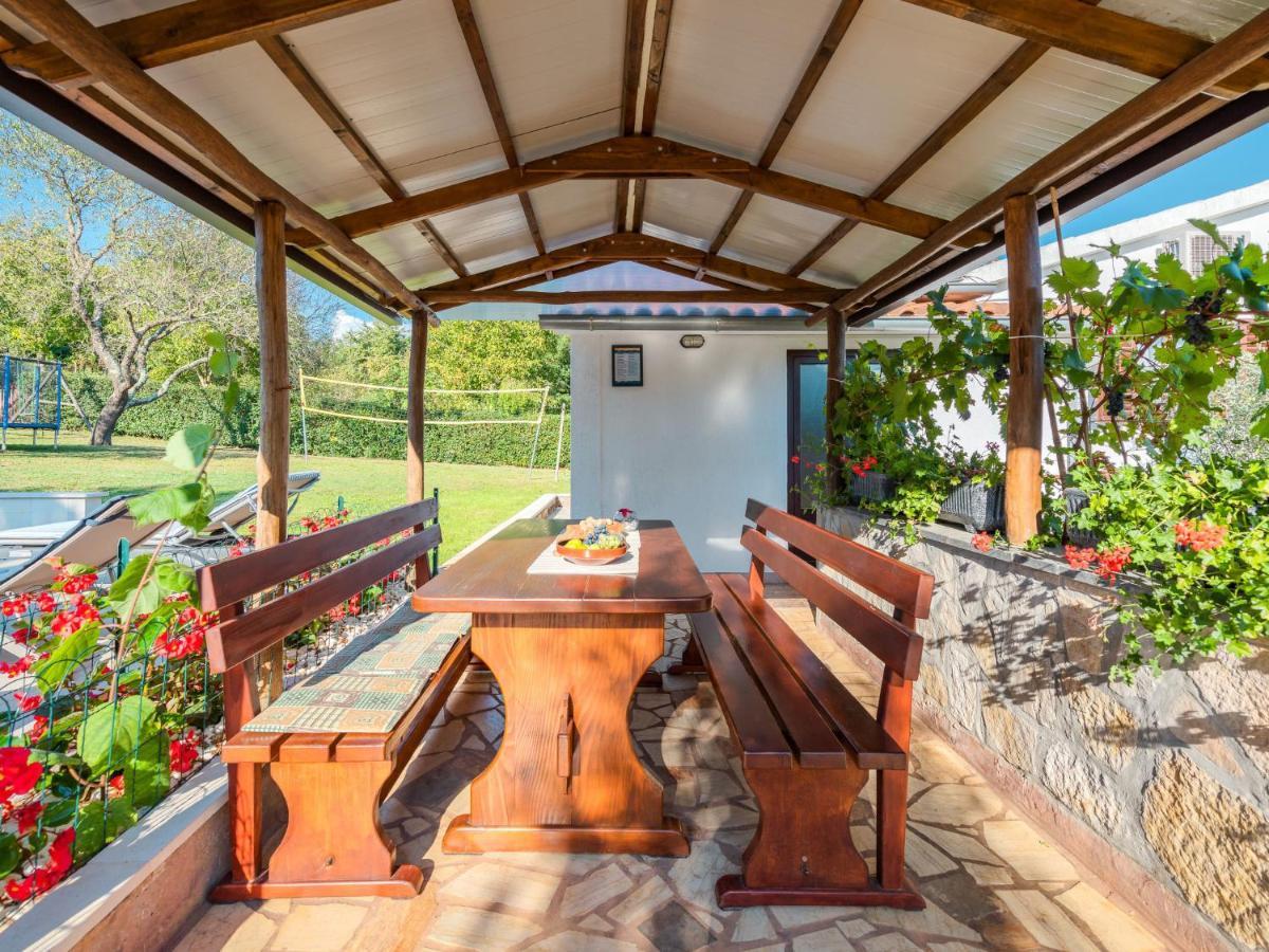 Holiday Home Hacienda - Pzn316 By Interhome Tinjan Exterior foto